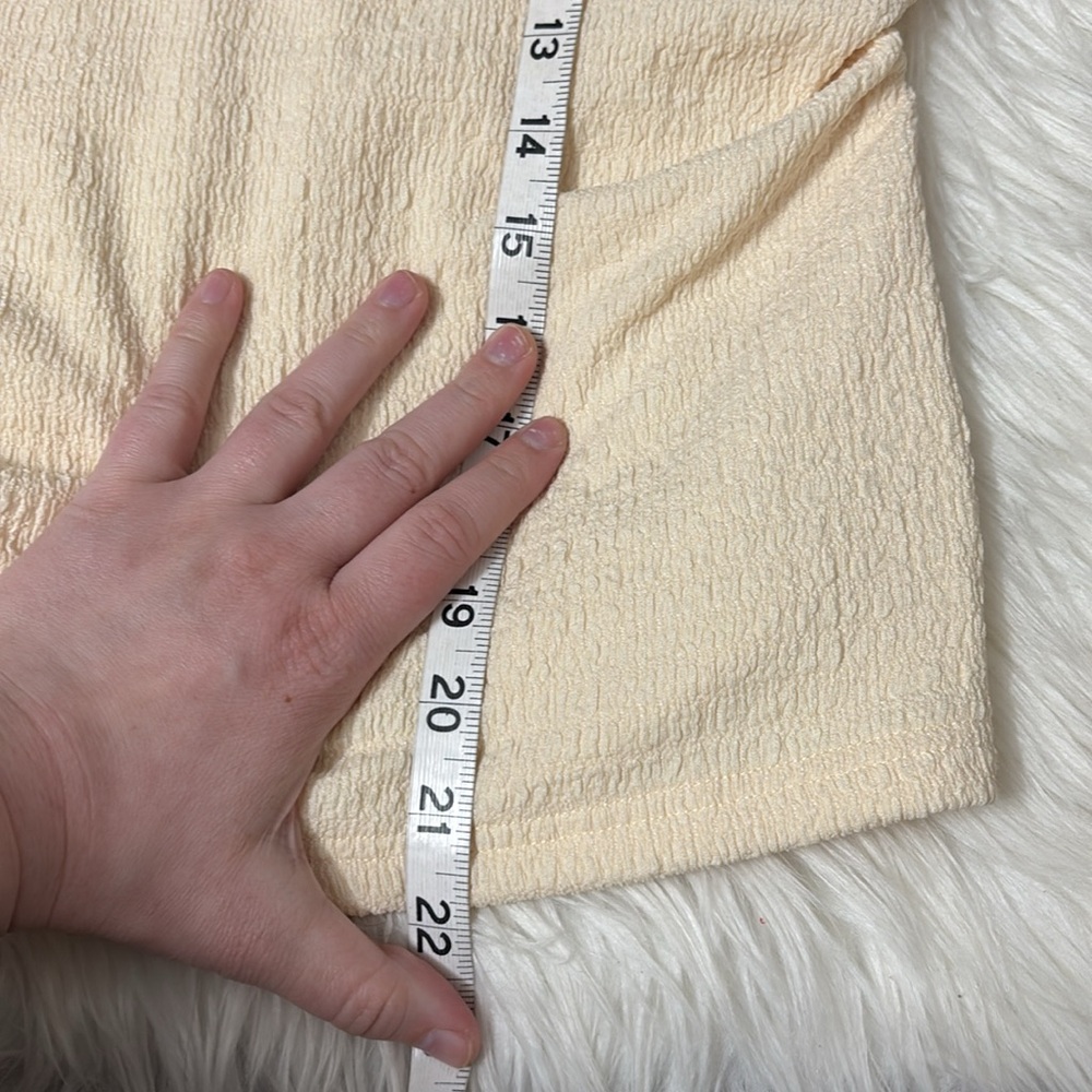 Astr Cream Textured Top - Picture 4 of 11